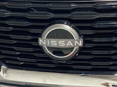 Used 2023 Nissan Rogue SV AWD/4WD image 8