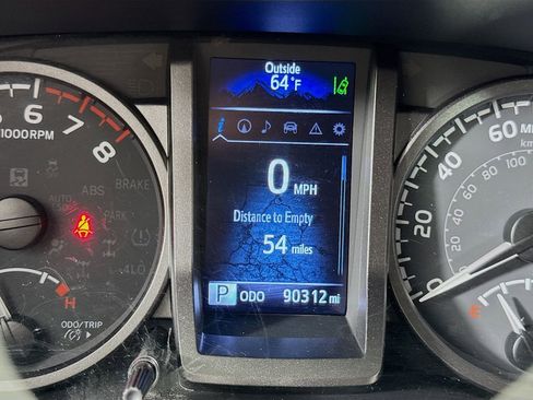 Used 2021 Toyota Tacoma TRD Off-Road w/ TRD Premium Off Road Package AWD/4WD image 30