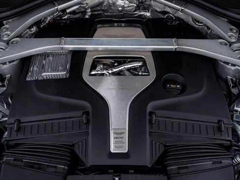 New 2026 Aston Martin DBX 707 image 36