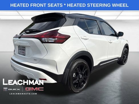 Used 2023 Nissan Kicks SR w/ SR PREMIUM PACKAGE w/ SR Premium Package FWD image 3