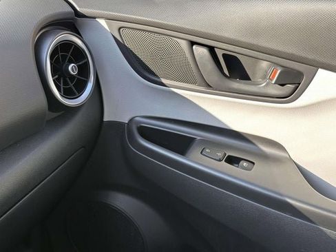 Used 2023 Hyundai Kona SEL image 30