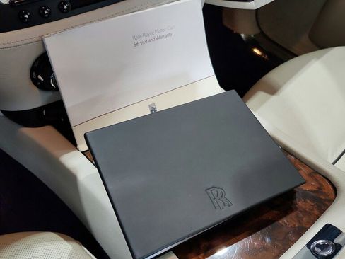 Used 2013 Rolls-Royce Ghost RWD image 39