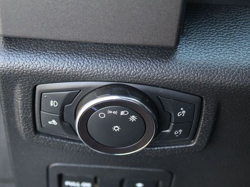 Used 2019 Ford F150 XLT w/ Equipment Group 302A Luxury AWD/4WD image 26