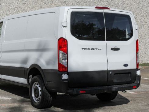 Used 2019 Ford Transit 250 130 Low Roof image 14