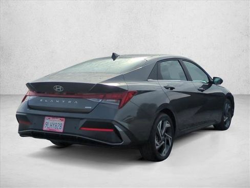 Certified 2024 Hyundai Elantra Limited image 5