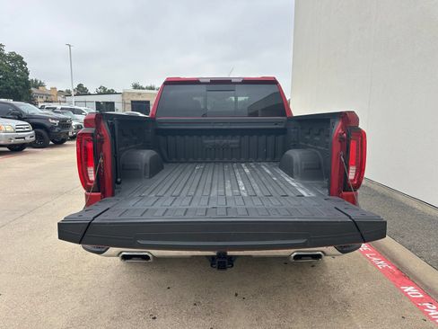Used 2025 GMC Sierra 1500 SLT AWD/4WD image 8