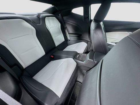 Used 2018 Chevrolet Camaro SS RWD image 33