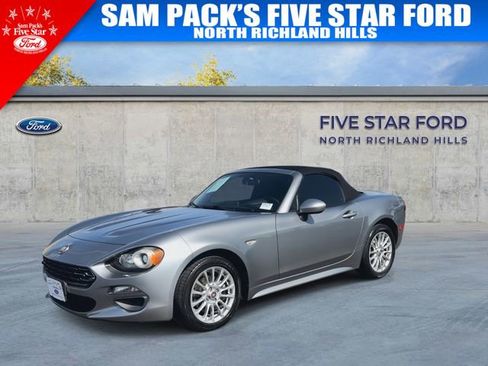 Used 2017 FIAT 124 Spider Classica image 4