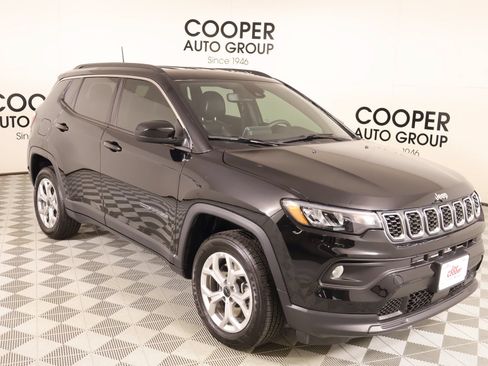 Used 2026 Jeep Compass Latitude AWD/4WD image 1