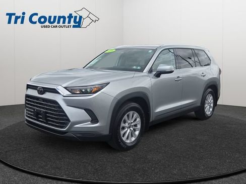 Certified 2026 Toyota Grand Highlander AWD image 3