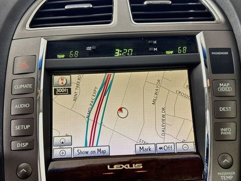 Used 2010 Lexus ES 350 w/ Preferred Accessory Package FWD image 17