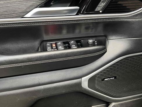 Used 2024 Jeep Wagoneer L Series II RWD image 89