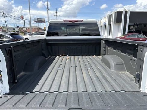 Used 2025 GMC Sierra 2500 AT4 w/ AT4 Premium Plus Package AWD/4WD image 10