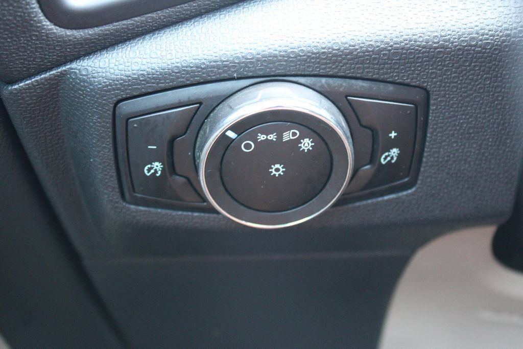 Used 2020 Ford EcoSport S FWD image 35