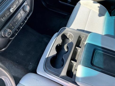 Used 2018 Chevrolet Silverado 1500 Custom w/ Custom Convenience Package AWD/4WD image 15