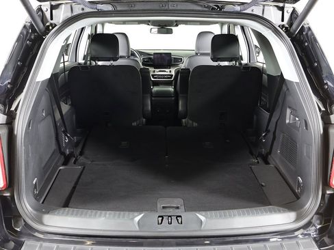 Used 2023 Ford Explorer XLT w/ Equipment Group 202A image 19