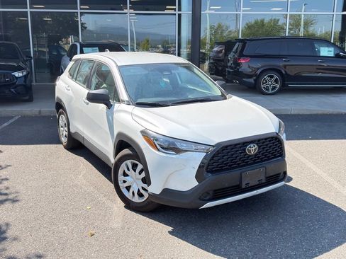 Used 2024 Toyota Corolla Cross L AWD/4WD image 3