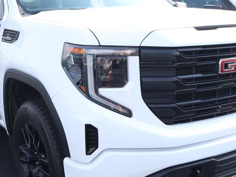 Used 2024 GMC Sierra 1500 Elevation w/ X31 Off-Road Package AWD/4WD image 4