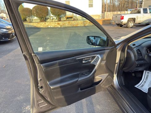 Used 2015 Nissan Altima 2.5 S w/ Power Driver Seat Package FWD image 15