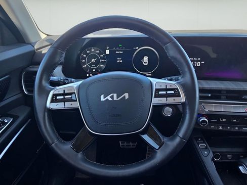 Used 2024 Kia Telluride SX w/ Towing Package image 15