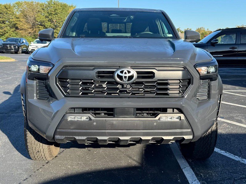 Used 2024 Toyota Tacoma TRD Off-Road w/ TRD Off Road Premium Package AWD/4WD image 9