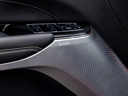 Certified 2025 Cadillac Lyriq Luxury w/ LPO, Floor Liner Package image 18