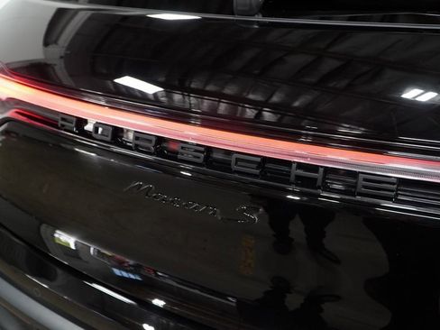 Used 2024 Porsche Macan S image 9