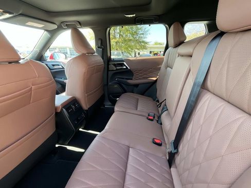 New 2026 Mitsubishi Outlander SEL FWD image 11
