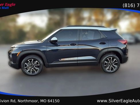 Used 2021 Chevrolet TrailBlazer ACTIV w/ Technology Package AWD/4WD image 2