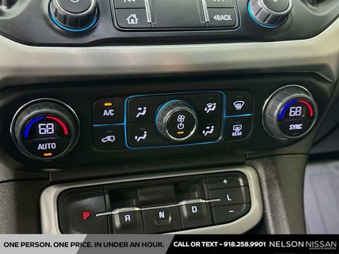 Used 2023 GMC Acadia SLT AWD/4WD image 16