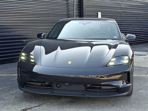 Certified 2025 Porsche Taycan image 10