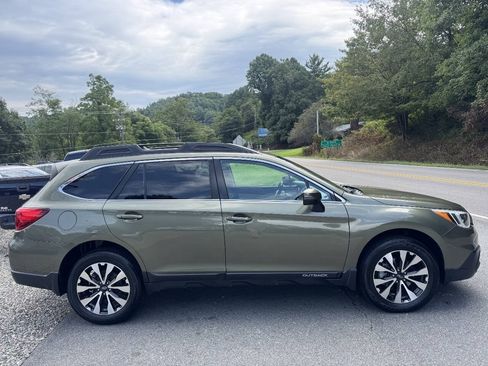 Used 2016 Subaru Outback 2.5i Limited AWD/4WD image 4