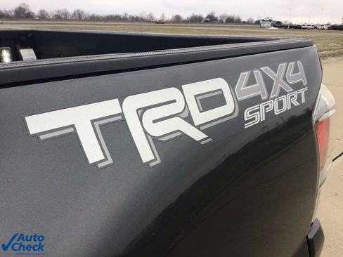 Used 2021 Toyota Tacoma TRD Sport w/ Technology Package image 41