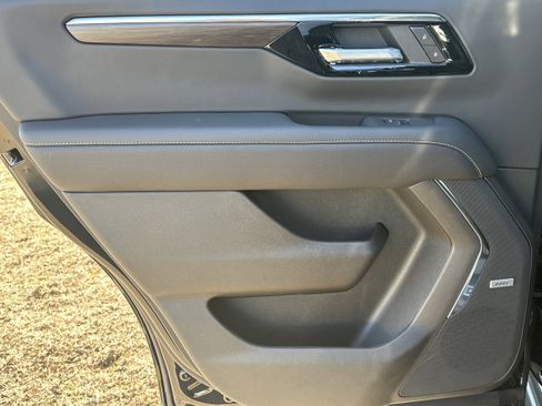 New 2026 Chevrolet Tahoe Premier w/ Sun And Tow Package AWD/4WD image 22