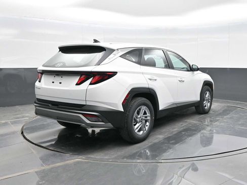 New 2026 Hyundai Tucson SE image 7