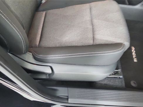 Used 2024 Nissan Rogue SV FWD image 20