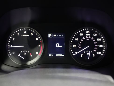Used 2016 Hyundai Tucson Sport FWD image 13