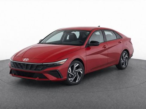Used 2025 Hyundai Elantra SEL FWD image 9