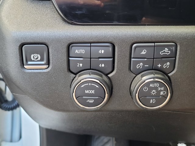 Used 2025 Chevrolet Silverado 2500 LTZ AWD/4WD image 13