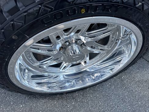 Used 2021 Chevrolet Suburban High Country image 50