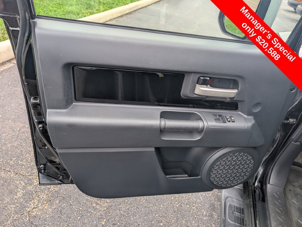 Used 2014 Toyota FJ Cruiser 4WD w/ Upgrade Package image 13