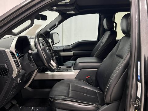 Used 2019 Ford F150 Lariat w/ Equipment Group 502A Luxury AWD/4WD image 14