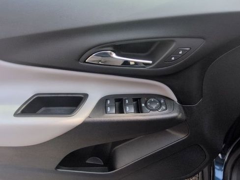 Used 2023 Chevrolet Equinox LS image 24