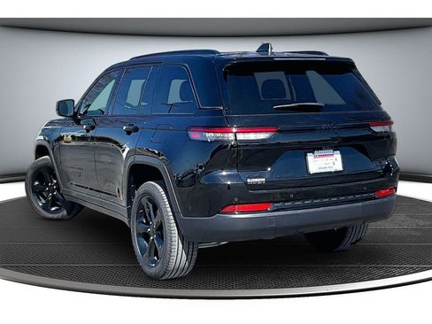 Certified 2024 Jeep Grand Cherokee Limited w/ Black Appearance Package image 2