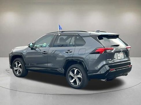 Used 2024 Toyota RAV4 SE w/ Weather & Moonroof Package AWD/4WD image 4