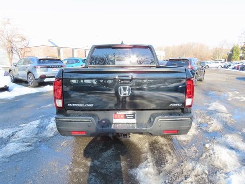 Used 2017 Honda Ridgeline Black Edition image 5
