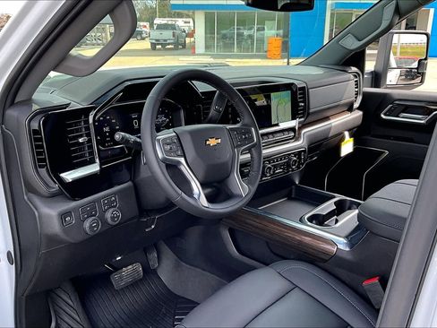 New 2026 Chevrolet Silverado 2500 LT w/ All Star Edition AWD/4WD image 6