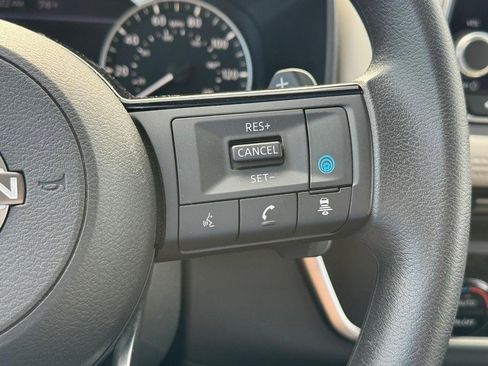 Used 2023 Nissan Rogue SV image 20