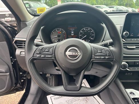 Used 2025 Nissan Altima 2.5 S FWD image 19