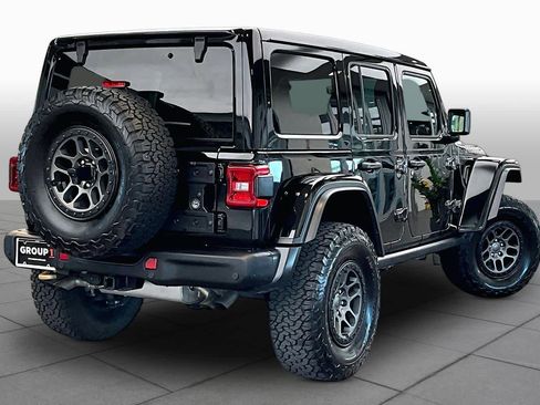 Used 2022 Jeep Wrangler Unlimited Rubicon w/ Xtreme Recon 35" Tire Package AWD/4WD image 14